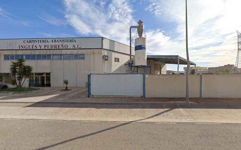 Fotografia tomada fuera de Inglés y Pedreño - Ebanista en Cartagena, Murcia