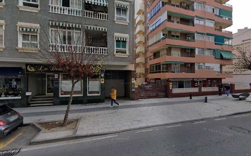 Fotografia tomada fuera de Vilapanel - Carpintería metálica y de aluminio en El Campello, Alicante