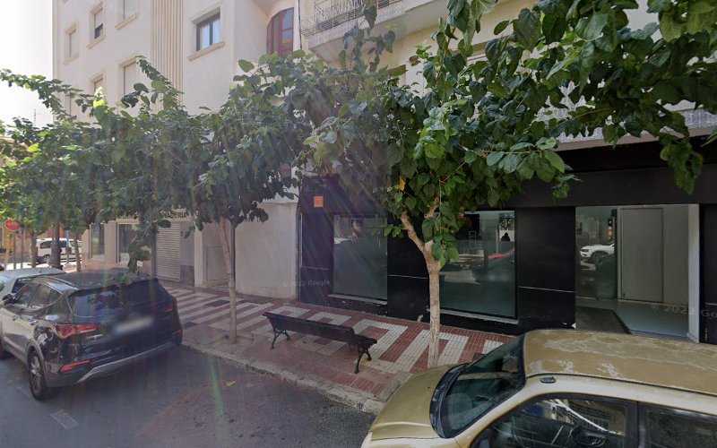 Fotografia tomada fuera de Aluglass-AVG - Carpintería metálica y de aluminio en El Campello, Alicante