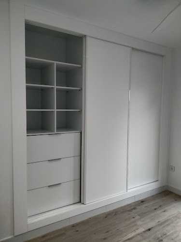 Fotografia tomada fuera de Taller de Aluminio José López Carrasco - Carpintería metálica y de aluminio en Huelva, Huelva