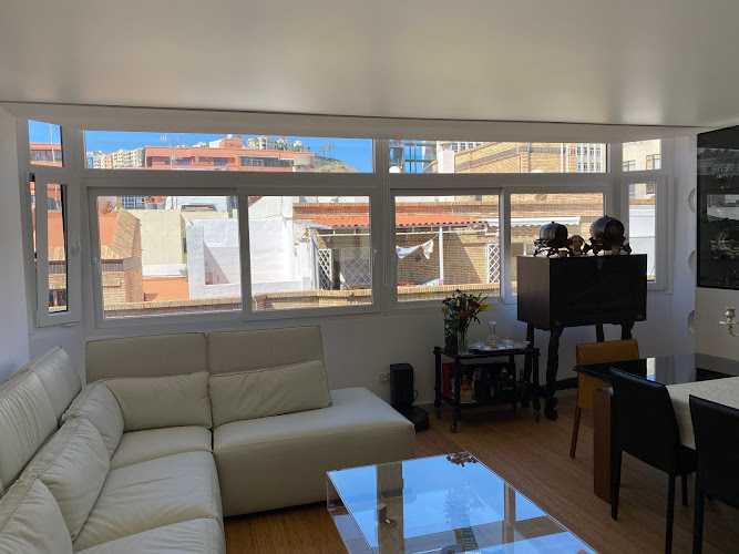 Fotografia tomada fuera de Carphial - Carpintería metálica y de aluminio en Las Mesas, Las Palmas