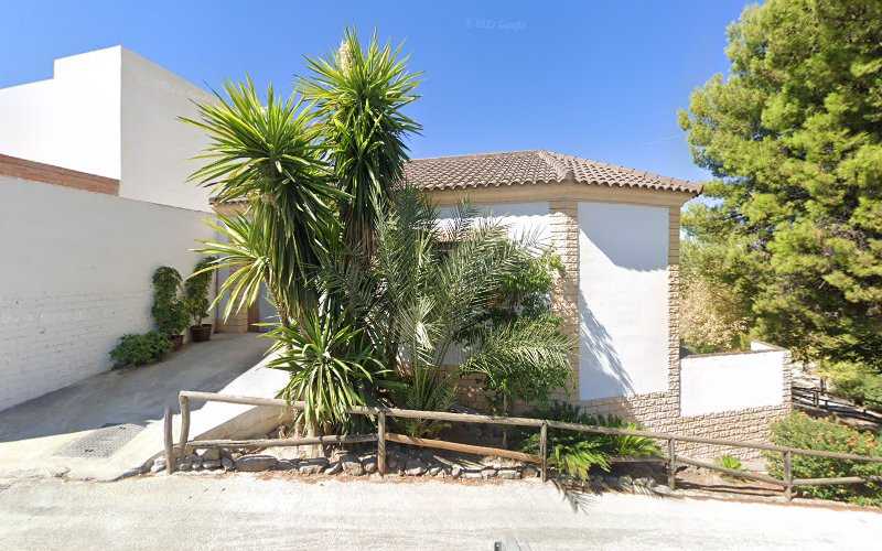 Fotografia tomada fuera de Perez Montajes en Madera - Carpintería en Montalbán, Córdoba