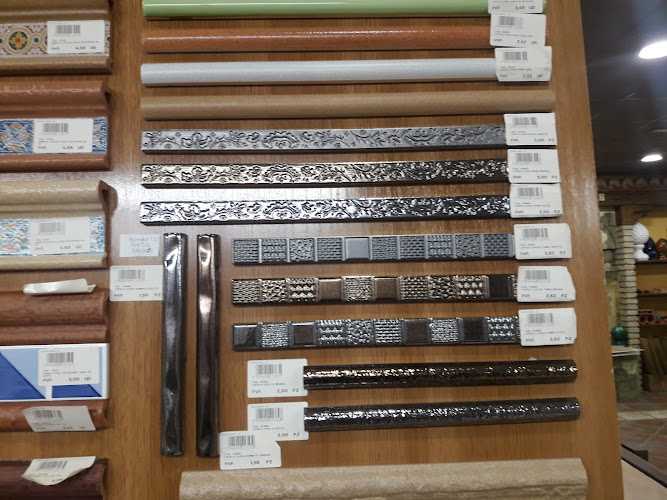 Fotografia tomada fuera de Mobagrés - Muebles de Baño Granada - Tienda de equipos de baños en Cúllar Vega, Granada