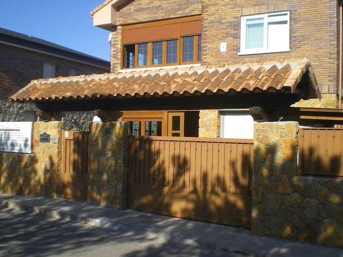 Fotografia tomada fuera de sanchez peces carpinteros sl - Proveedor de materiales de construcción en Colmenarejo, Madrid