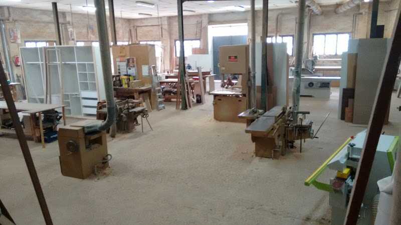 Fotografia tomada fuera de Cooperativa de la Madera Ntra Sra De Gracia. Puertollano - Carpintero en Puertollano, Ciudad Real