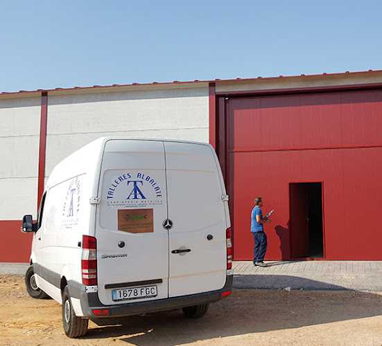 Fotografia tomada fuera de Talleres Albalate - Carpintería metálica y de aluminio en Piedrabuena, Ciudad Real