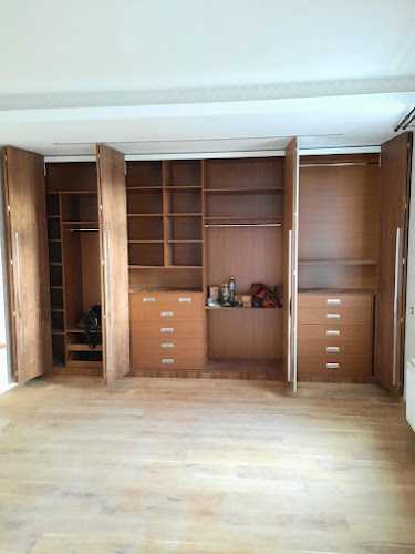 Fotografia tomada fuera de Muebles y decoraciones de madera | GRAND DESIGN - Fabricant de mobles en Aldaia, Valencia