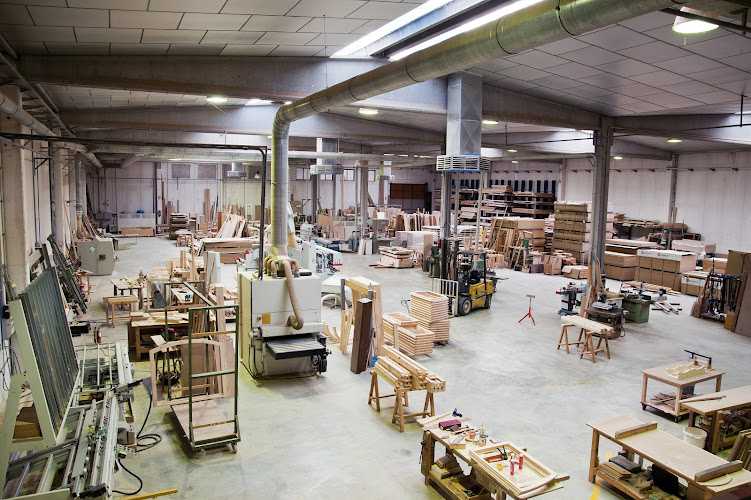 Fotografia tomada fuera de Fábrica Carpintería José Rutia S L - Carpintería en La Puebla de Alfindén, Zaragoza