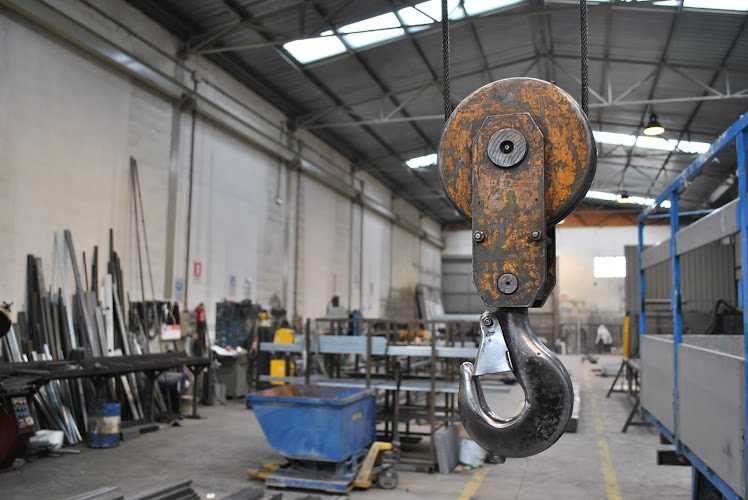 Fotografia tomada fuera de Royito Studio | Carpintería metálica - Carpintería metálica y de aluminio en Épila, Zaragoza