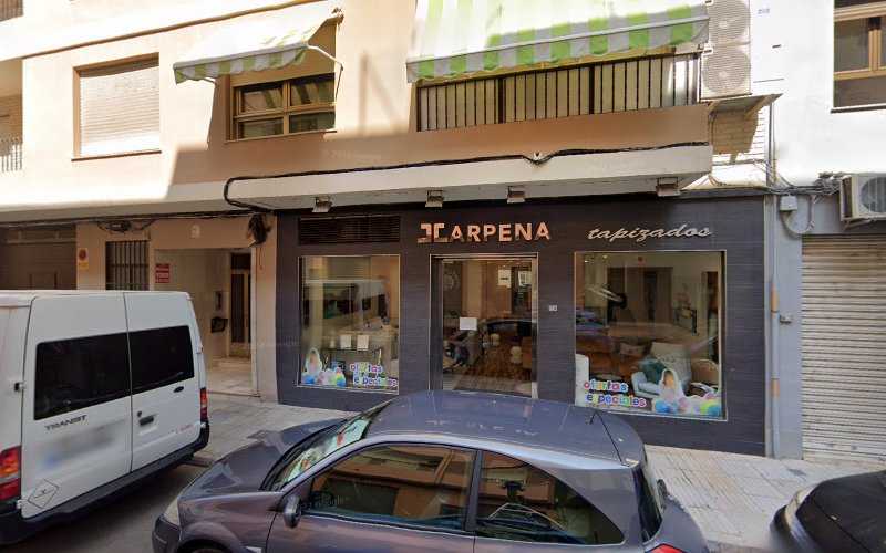 Fotografia tomada fuera de J. Carpena Diseño y J. Carpena Tapizados - Tienda de muebles en Alzira, Valencia