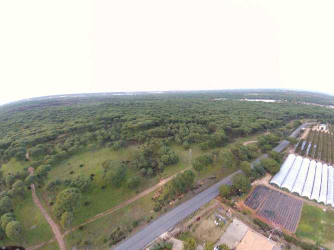 Fotografia tomada fuera de Aluminios La Raya - Carpintería metálica y de aluminio en Aljaraque, Huelva