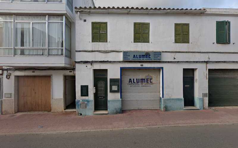 Fotografia tomada fuera de Carpintería de Aluminio Alumec S.L. - Carpintería metálica y de aluminio en Alaior, Baleares