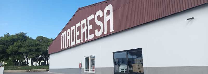 Fotografia tomada fuera de Madereros Reunidos S.A. - Proveedor de materiales de construcción en Alaior, Baleares