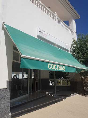 Fotografia tomada fuera de Cocinas Adamuz - Tienda de muebles de cocina en Montefrío, Granada