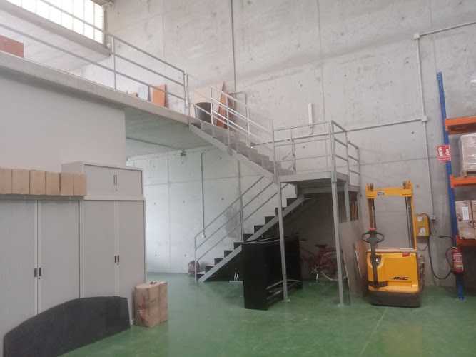 Fotografia tomada fuera de Carpintería Metálica Zaragoza | CERLASA - Carpintería metálica y de aluminio en Cuarte de Huerva, Zaragoza