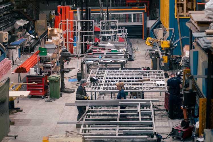 Fotografia tomada fuera de DECA Group - Carpintería metálica y de aluminio en Abrera, Barcelona