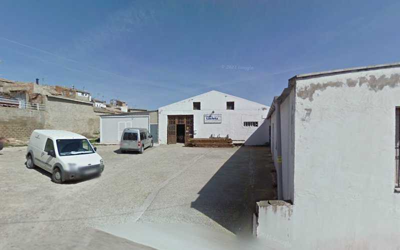 Fotografia tomada fuera de Muebles y carpintería Lacleta - Fábrica de muebles en Magallón, Zaragoza