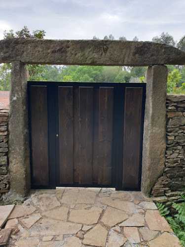 Fotografia tomada fuera de Galfer Metal - Carpintería metálica y de aluminio en Santiago de Compostela, A Coruña