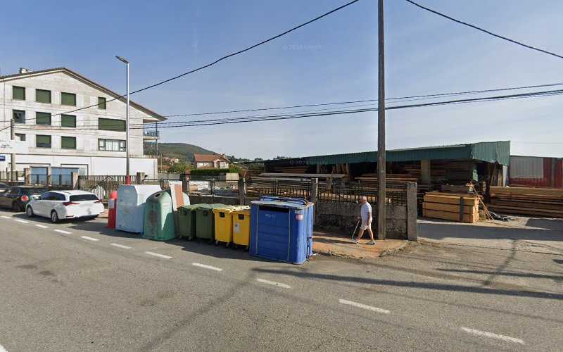 Fotografia tomada fuera de Maderas Cacharado - Carpintería en A Cañiza, Pontevedra