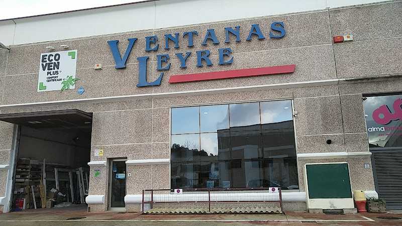 Fotografia tomada fuera de Ventanas Leyre - Comercio en Estella, Navarra
