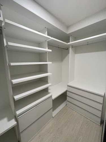 Fotografia tomada fuera de Carpintería Barceló - Carpintería en Centrovía, Zaragoza