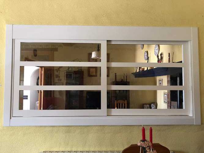 Fotografia tomada fuera de CARPINTERIA MIGUEL TOMAS SANZ - Carpintería en Villena, Alicante