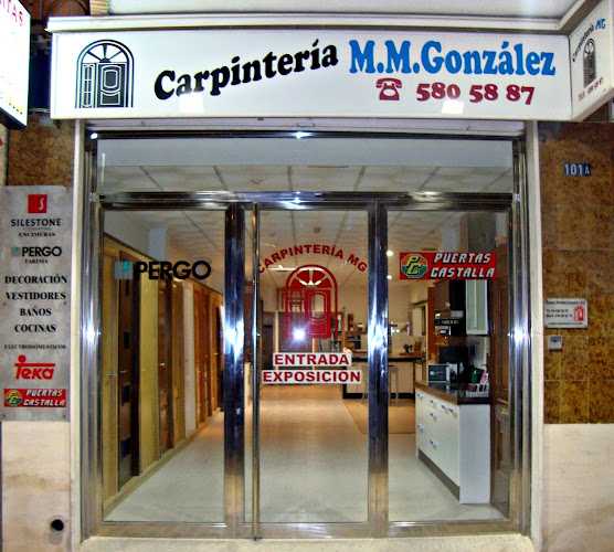 Fotografia tomada fuera de Carpinteria Manuel Martinez Gonzalez S.l. - Interiorista en Villena, Alicante