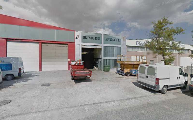 Fotografia tomada fuera de Hijos De José Espinosa Gil S L - Carpintería metálica y de aluminio en Villena, Alicante