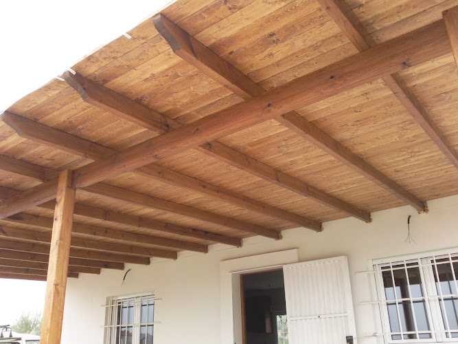 Fotografia tomada fuera de Puertas Joaquín - Fábrica de puertas en Villena, Alicante