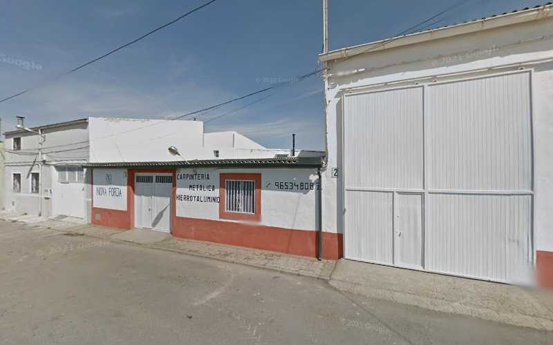 Fotografia tomada fuera de NOVA FORJA S.L. - Carpintero en Villena, Alicante