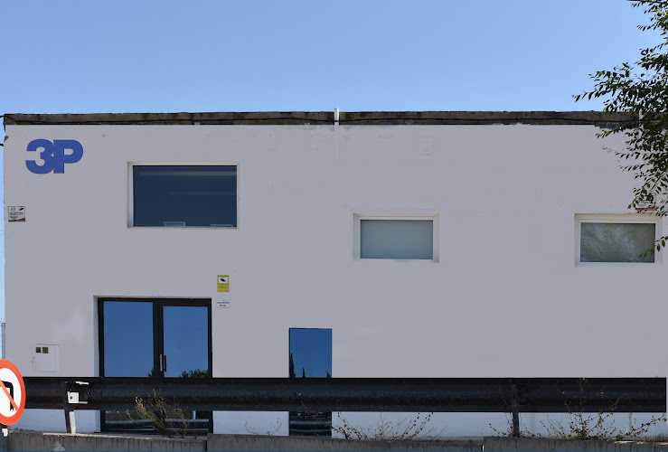 Fotografia tomada fuera de Grupo 3P - Carpintería metálica y de aluminio en villena, Alicante