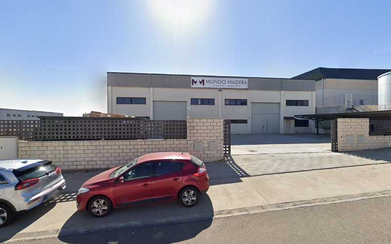 Fotografia tomada fuera de Mundo Madera - Fábrica de muebles en La Muela, Zaragoza