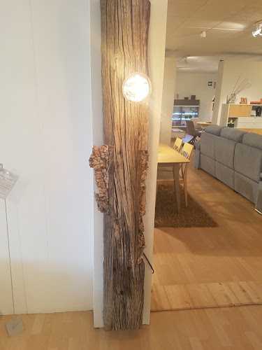 Fotografia tomada fuera de Mobles Estellé - Tienda de muebles en La Sénia, Tarragona