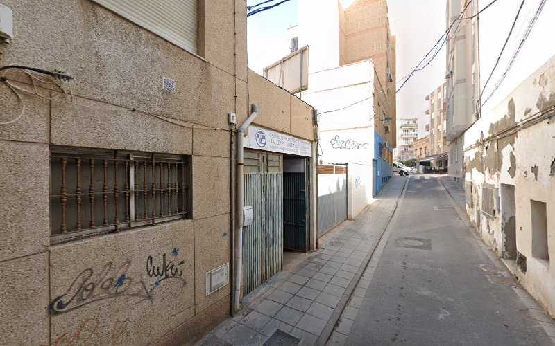 Fotografia tomada fuera de Carpintería Metálica Talleres Lopez - Carpintería metálica y de aluminio en Almería, Almería