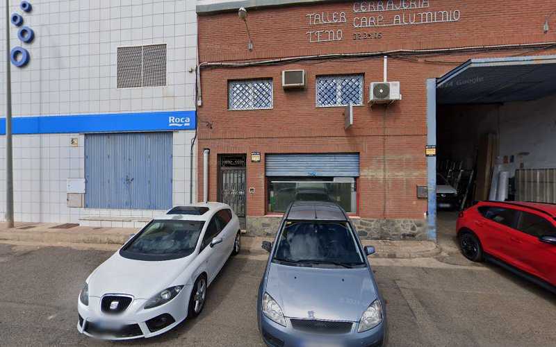 Fotografia tomada fuera de Curvados y Aluminio Roquetas - Carpintería metálica y de aluminio en Roquetas de Mar, Almería