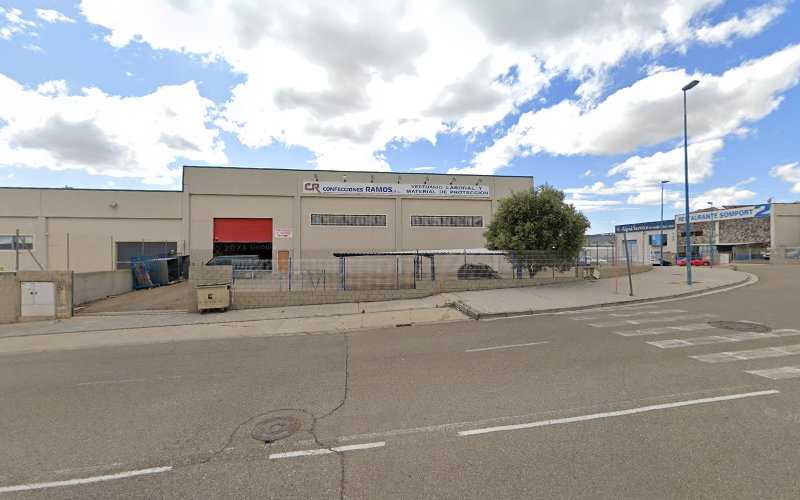 Fotografia tomada fuera de Equipamientos Loija - Carpintería metálica y de aluminio en La Muela, Zaragoza