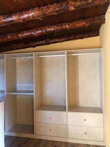 Fotografia tomada fuera de Maderas Beltran - Muebles a medida en Zaragoza - Establecimiento de venta de madera en Zaragoza, Zaragoza