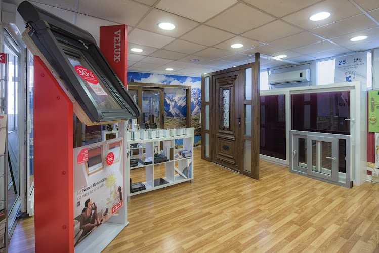 Fotografia tomada fuera de PVC3 - Taller de instalación de puertas y ventanas en Illescas, Toledo