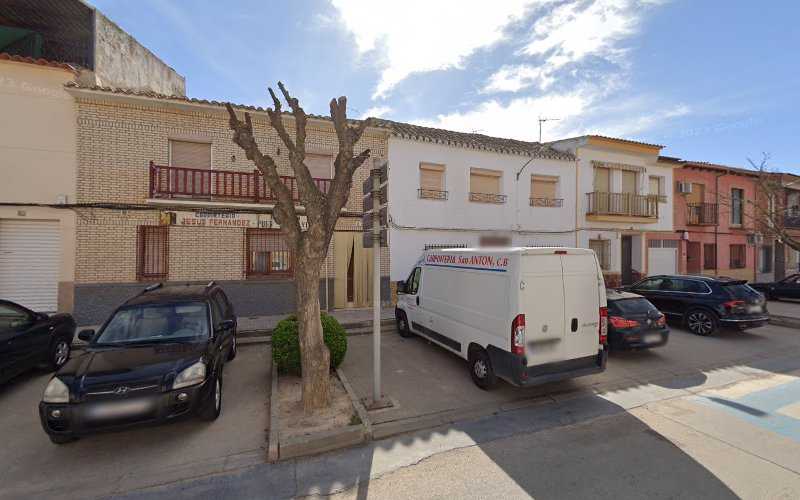 Fotografia tomada fuera de Carpinteria San Antón - Comercio en Herencia, Ciudad Real