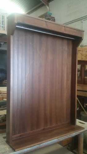 Fotografia tomada fuera de Carpintería y ebanistería José Ángel Ruiz - Carpintería en Guillena, Sevilla