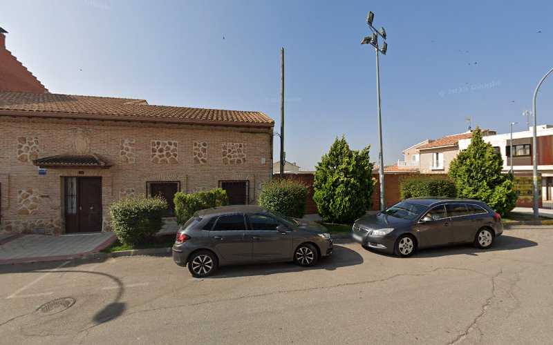 Fotografia tomada fuera de Etructuras Metálicas D S Calderón - Carpintería metálica y de aluminio en Lominchar, Toledo