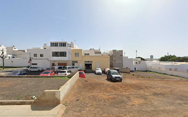 Fotografia tomada fuera de Tapiza 2000, S.L. - Tapicería en Arrecife, Las Palmas