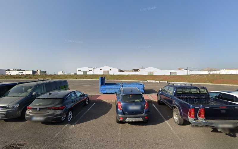 Fotografia tomada fuera de InoxCanarias S.L. - Carpintería metálica y de aluminio en Arrecife, Las Palmas