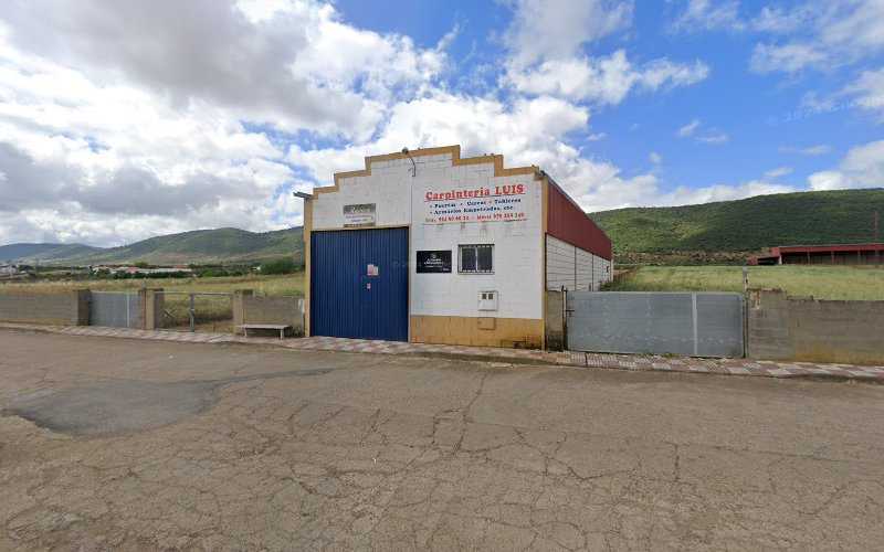 Fotografia tomada fuera de Carpinteria LUIS - Carpintería en La Morera, Badajoz