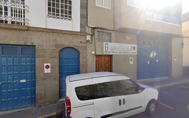 Fotografia tomada fuera de Jusanch - Carpintería metálica y de aluminio en Las Palmas de Gran Canaria, Las Palmas