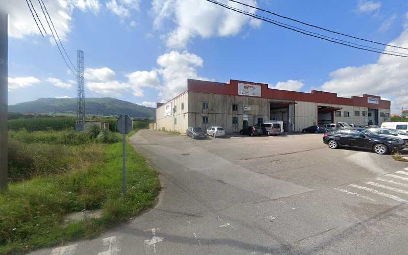 Fotografia tomada fuera de Talleres Metabria - Carpintería metálica y de aluminio en Pontejos, Cantabria