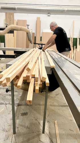 Fotografia tomada fuera de Atipiko Proyectos de diseño - Carpintería en Rafelbunyol, Valencia