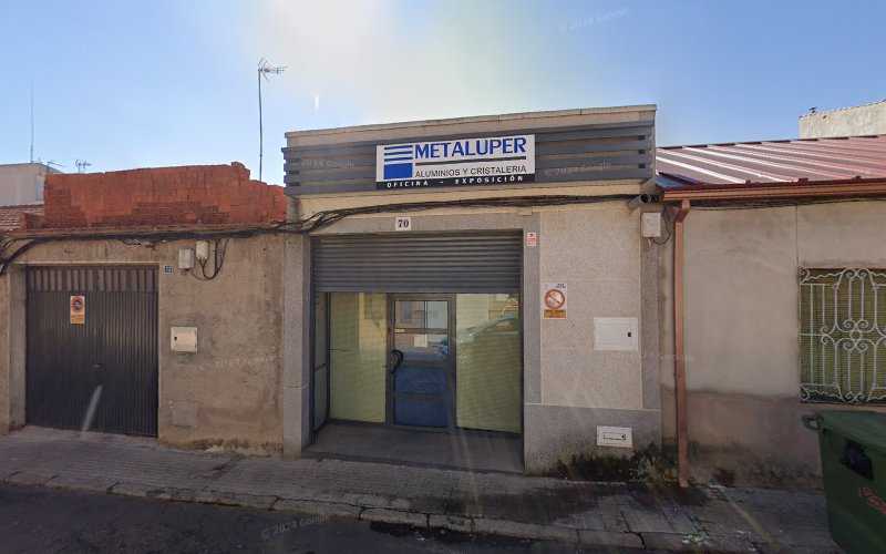 Fotografia tomada fuera de Metaluper Aluminios Y Cristaleria - Carpintería metálica y de aluminio en Puertollano, Ciudad Real