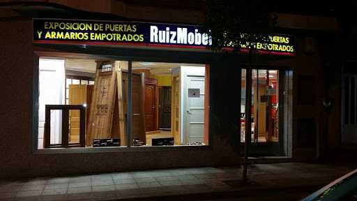 Fotografia tomada fuera de Ruiz Mobel - Tienda de muebles en Puertollano, Ciudad Real