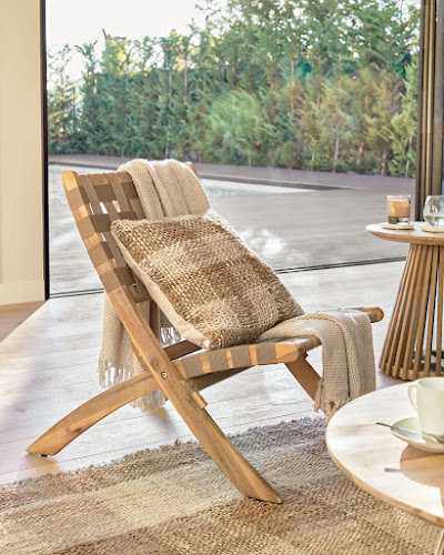 Fotografia tomada fuera de Factormueble - Tienda de muebles en Puerto Lope, Granada